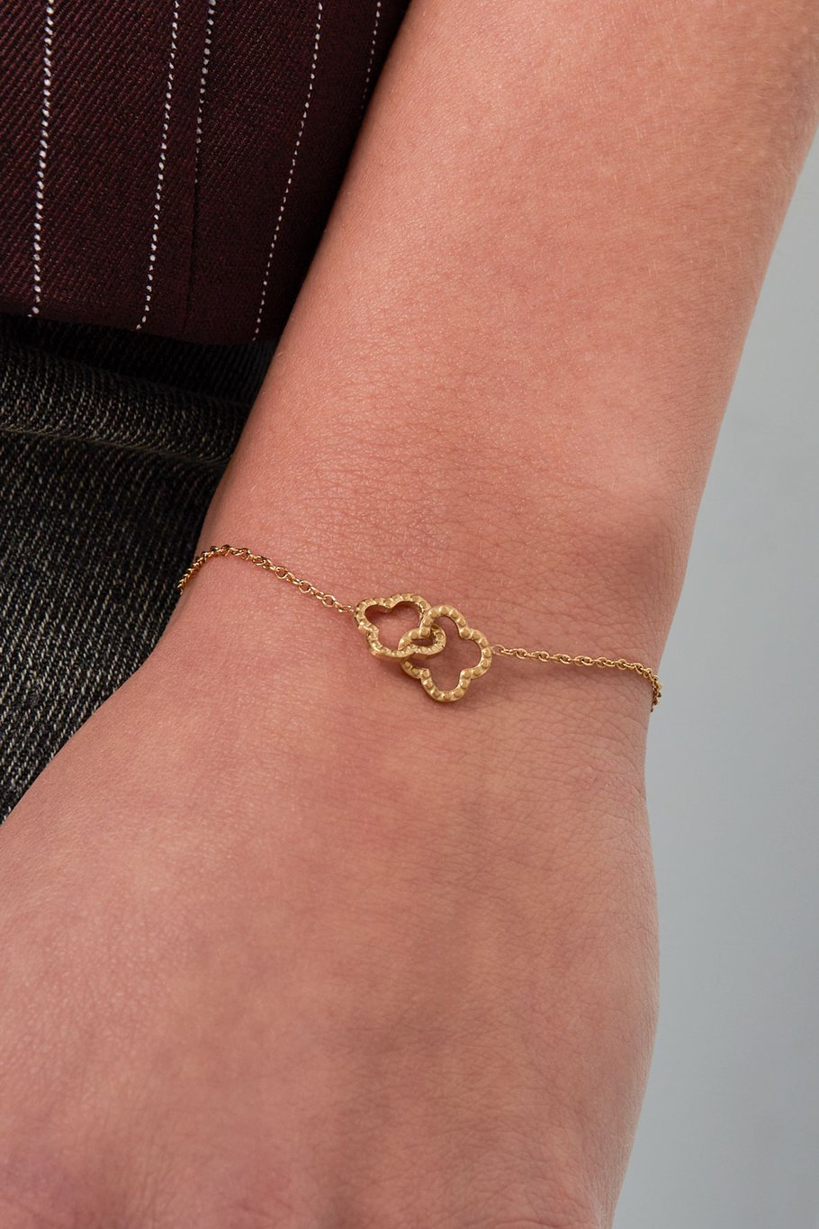 Bracciale portafortuna a maglie - Colore oro Immagine2